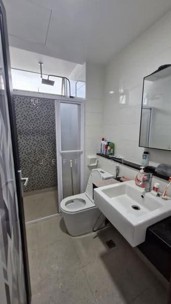 Condominium for Sale at Spring & Summer Tower, All Seasons Park - Jeff Ooi - Bathroom - PropertyGuru.com.my