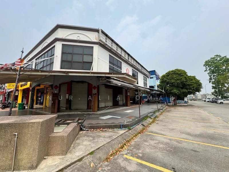 Shop for Rent in Shah Alam (Selangor) - Nur Alia Omar - Exterior - PropertyGuru.com.my