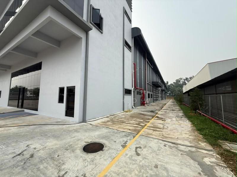 Kilang untuk Disewa di Seksyen 33 (Shah Alam) - Jun How - Exterior - PropertyGuru.com.my