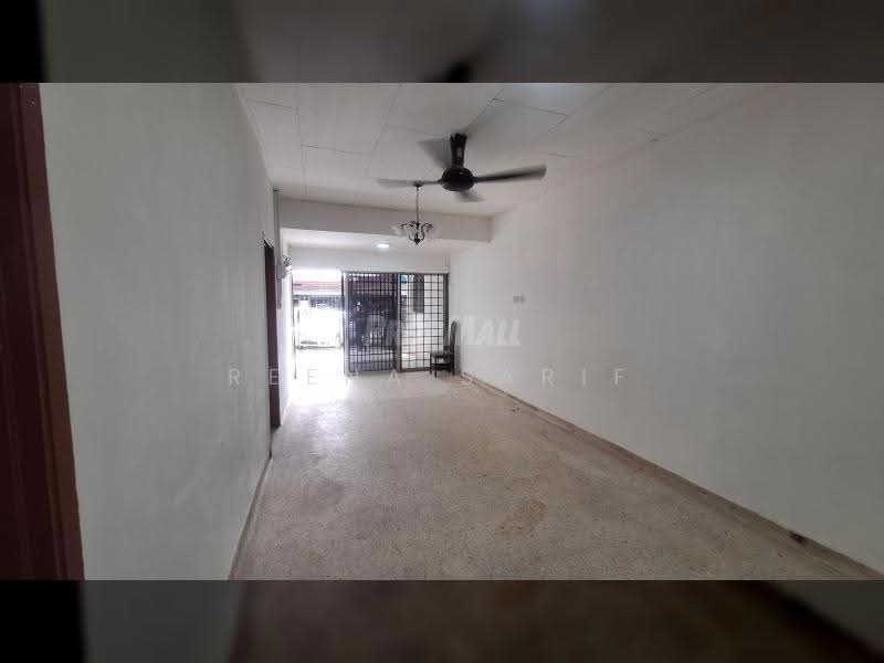 Rumah Teres 1-Tingkat untuk Dijual di Kelana Jaya (Petaling Jaya) - Reena Sarif - Living Room - PropertyGuru.com.my