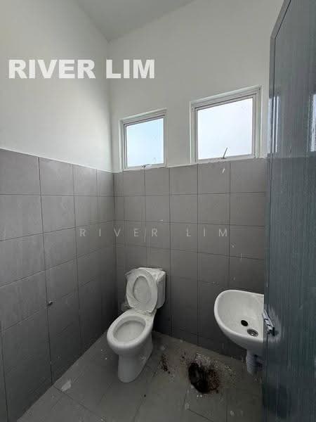 Detached Factory for Rent in Sungai Bakap (Penang) - River Lim - Bathroom - PropertyGuru.com.my