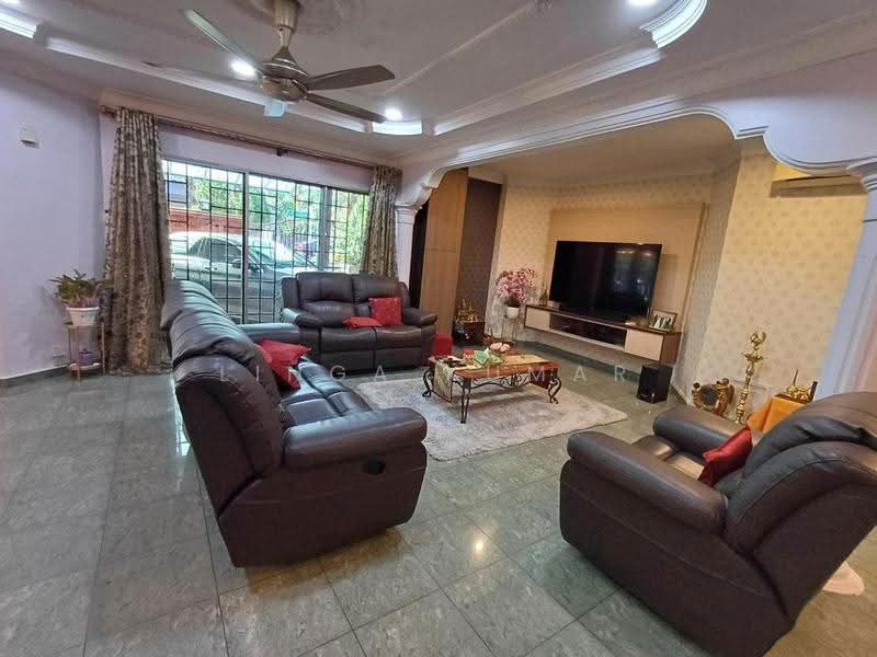 Rumah Teres untuk Dijual di Seksyen 32, Kemuning Green Ville (Shah Alam) - Linga Kumar - Living Room - PropertyGuru.com.my