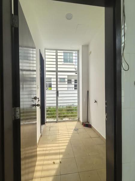 Rumah Berkembar untuk Dijual di Taman Ponderosa (Johor Bahru) - Dave Sim - PropertyGuru.com.my