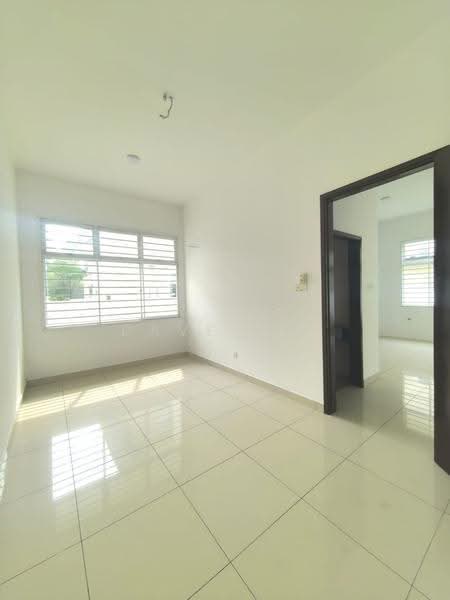 Rumah Berkembar untuk Dijual di Taman Ponderosa (Johor Bahru) - Dave Sim - PropertyGuru.com.my