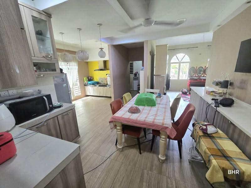 Bungalow House for Sale in Seksyen 3 (Bangi) - Azli Ibrahim - Kitchen - PropertyGuru.com.my