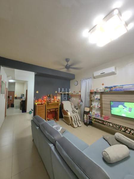 2-storey Terraced House for Sale in Taman Bestari Indah (Ulu Tiram) - Winson Su - Living Room - PropertyGuru.com.my