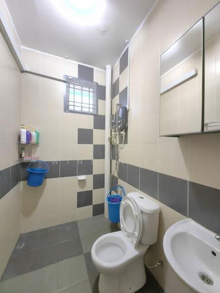 2-storey Terraced House for Sale in Taman Bestari Indah (Ulu Tiram) - Winson Su - Bathroom - PropertyGuru.com.my