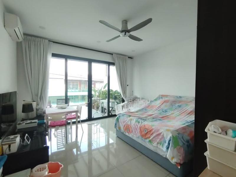 2-storey Terraced House for Sale in Bandar Indahpura (Kulai) - Kuu Chin - Living Room - PropertyGuru.com.my