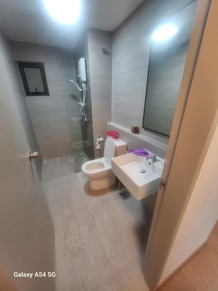 Service Residence for Rent at Maya Bay Residences @ Gamuda Cove - Ethan Chua - Bathroom - PropertyGuru.com.my