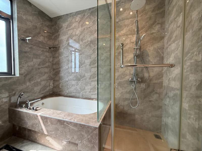 Kediaman Servis untuk Dijual di R&F Princess Cove Phase 1 - Benjamin Oh - Bathroom - PropertyGuru.com.my