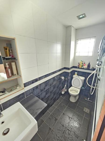 Pangsapuri untuk Dijual di Casa Riana - Leo Koh - Bathroom - PropertyGuru.com.my