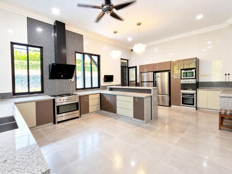 Bungalow House for Sale in Glenhill Saujana (Shah Alam) - Vincent Liaw - Kitchen - PropertyGuru.com.my