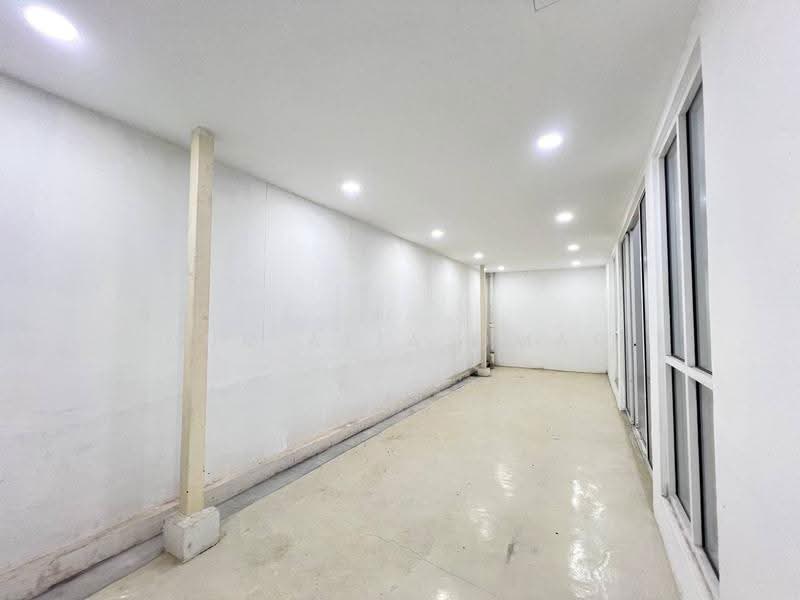 Shop for Rent in Bukit Jelutong (Shah Alam) - Nur Alia Omar - Interior - PropertyGuru.com.my