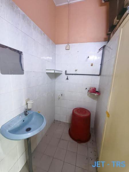 Rumah Teres 1-Tingkat untuk Dijual di Taman Petaling Indah (Klang) - Daniel Kok - Bathroom - PropertyGuru.com.my