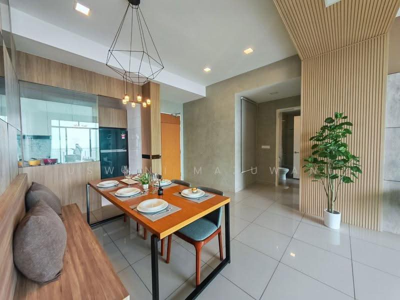Kediaman Servis untuk Dijual di Conezion Residences - Uswani Mazuwan - Dining Room - PropertyGuru.com.my