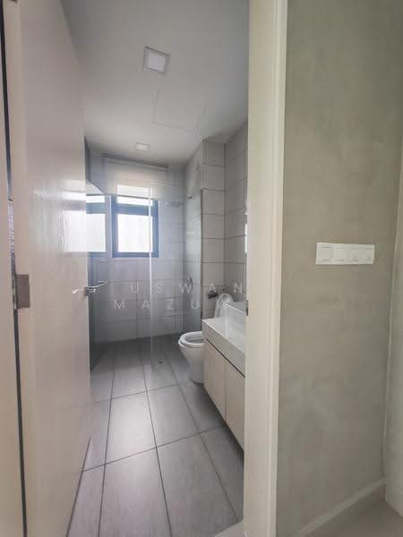 Kediaman Servis untuk Dijual di Conezion Residences - Uswani Mazuwan - Bathroom - PropertyGuru.com.my