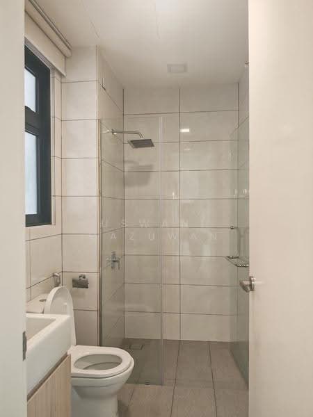 Kediaman Servis untuk Dijual di Conezion Residences - Uswani Mazuwan - Bathroom - PropertyGuru.com.my