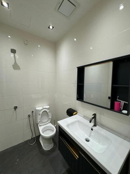 Condominium for Sale at The Parque Residences - Fiona Lee - Bathroom - PropertyGuru.com.my