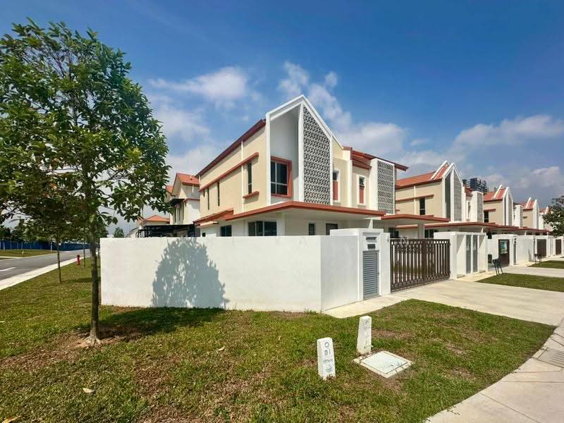 Rumah Teres 2-Tingkat untuk Dijual di Alam Sari (Bangi) - Fikri Yasmin - Exterior - PropertyGuru.com.my