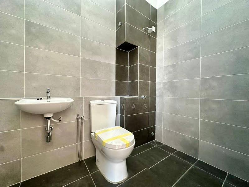 Rumah Teres 2-Tingkat untuk Dijual di Alam Sari (Bangi) - Fikri Yasmin - Bathroom - PropertyGuru.com.my