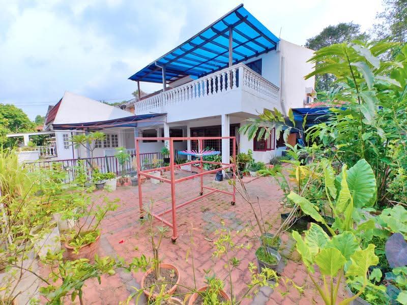 2-storey Terraced House for Sale in Seksyen 1 Bandar Baru Bangi (Bandar Baru Bangi) - Herman Sazwan Nor Rahim - Exterior - PropertyGuru.com.my