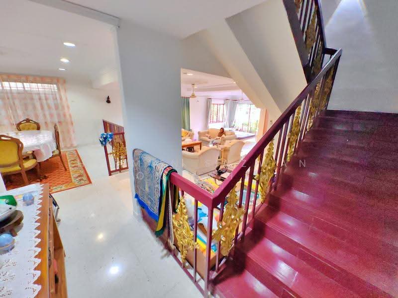 2-storey Terraced House for Sale in Seksyen 1 Bandar Baru Bangi (Bandar Baru Bangi) - Herman Sazwan Nor Rahim - Stair - PropertyGuru.com.my