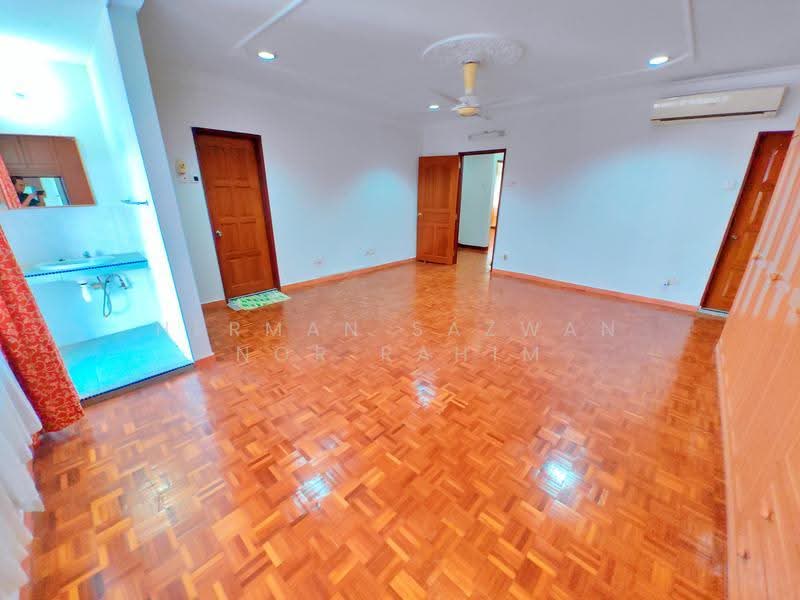 2-storey Terraced House for Sale in Seksyen 1 Bandar Baru Bangi (Bandar Baru Bangi) - Herman Sazwan Nor Rahim - Bedroom - PropertyGuru.com.my