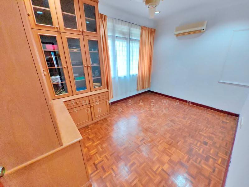 2-storey Terraced House for Sale in Seksyen 1 Bandar Baru Bangi (Bandar Baru Bangi) - Herman Sazwan Nor Rahim - Bedroom - PropertyGuru.com.my