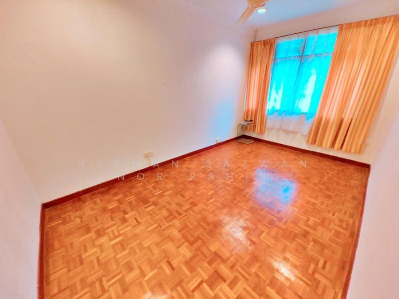 2-storey Terraced House for Sale in Seksyen 1 Bandar Baru Bangi (Bandar Baru Bangi) - Herman Sazwan Nor Rahim - Bedroom - PropertyGuru.com.my