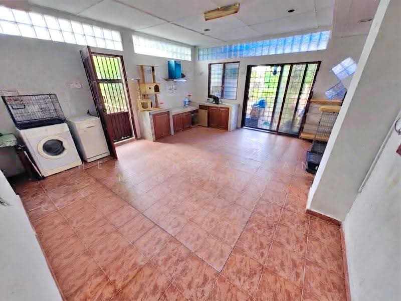 2-storey Terraced House for Sale in Seksyen 1 Bandar Baru Bangi (Bandar Baru Bangi) - Herman Sazwan Nor Rahim - Wet Kitchen - PropertyGuru.com.my