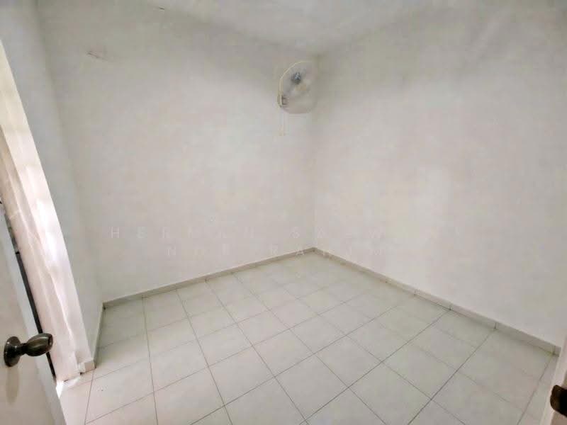 2-storey Terraced House for Sale in Seksyen 1 Bandar Baru Bangi (Bandar Baru Bangi) - Herman Sazwan Nor Rahim - Store - PropertyGuru.com.my