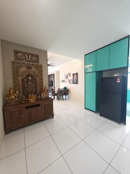 Kediaman Servis untuk Dijual di The Platino Serviced Apartment - Yucong . - Living Room - PropertyGuru.com.my