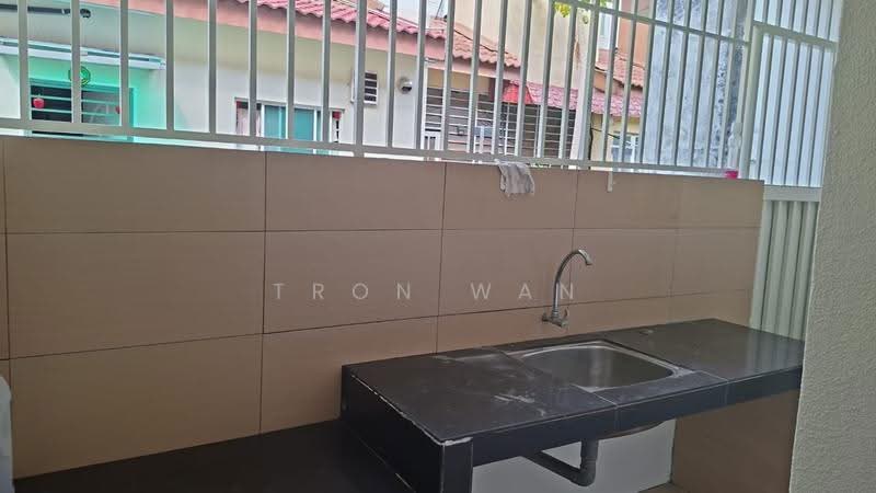 Rumah Teres 2-Tingkat untuk Dijual di Puchong (Selangor) - Tron Wan - Exterior - PropertyGuru.com.my