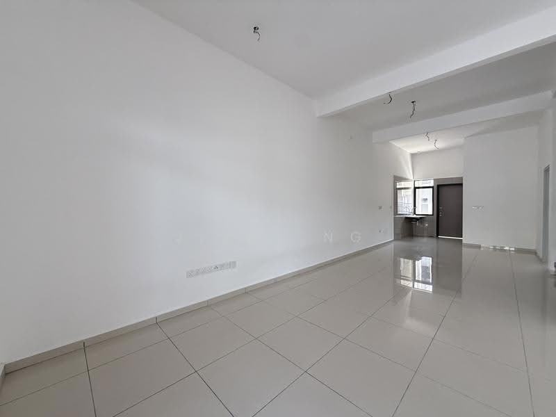 Rumah Teres 2-Tingkat untuk Dijual di Bandar Tun Hussein Onn (Cheras) - Jimmy Ng - Living Room - PropertyGuru.com.my