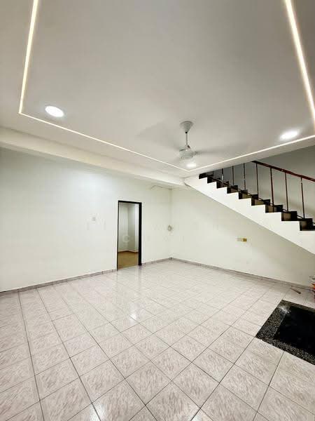 2-storey Terraced House for Sale in Taman Muhibbah (Kulai) - Lik Xuan Chai - Living Room - PropertyGuru.com.my