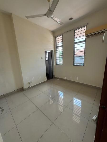 Townhouse for Rent in Seri Kembangan (Selangor) - Kays Chin - Interior - PropertyGuru.com.my
