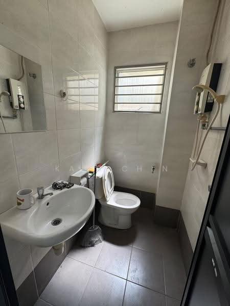 Townhouse for Rent in Seri Kembangan (Selangor) - Kays Chin - Bathroom - PropertyGuru.com.my