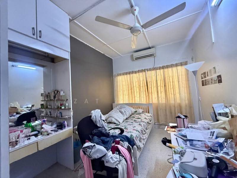 1.5-storey Terraced House for Sale in Taman Ehsan (Kepong) - Izzat Zamros - Bedroom - PropertyGuru.com.my