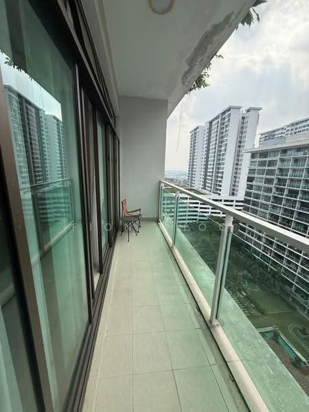 Kediaman Servis untuk Dijual di Palazio - Fion Choo - Balcony - PropertyGuru.com.my