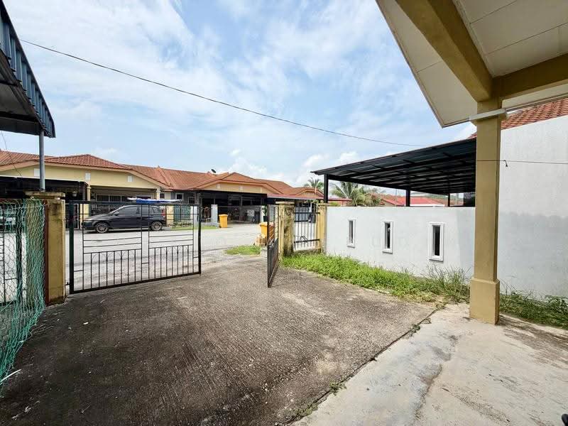 1-storey Terraced House for Sale in Nusari Bayu 1 (Labu) - Shafiq Amerudin - Exterior - PropertyGuru.com.my