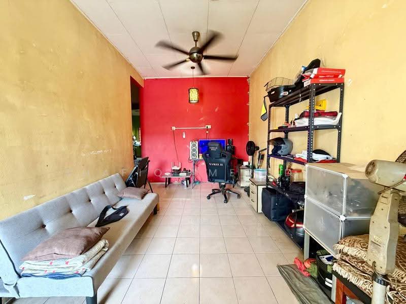 1-storey Terraced House for Sale in Nusari Bayu 1 (Labu) - Shafiq Amerudin - Living Room - PropertyGuru.com.my