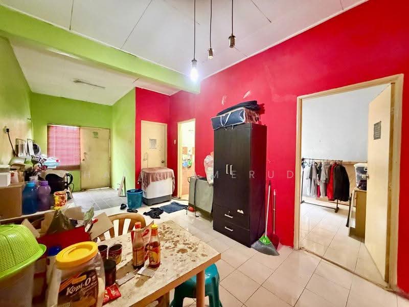 1-storey Terraced House for Sale in Nusari Bayu 1 (Labu) - Shafiq Amerudin - Living Room - PropertyGuru.com.my