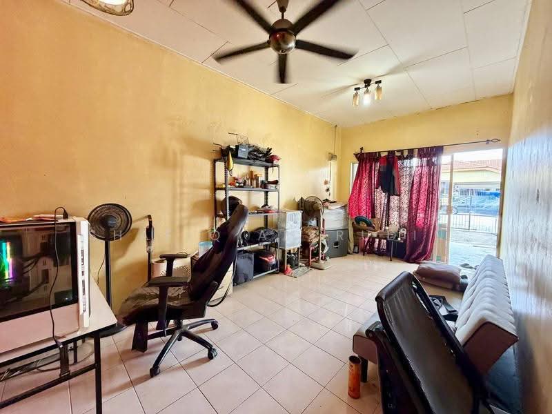 1-storey Terraced House for Sale in Nusari Bayu 1 (Labu) - Shafiq Amerudin - Living Room - PropertyGuru.com.my