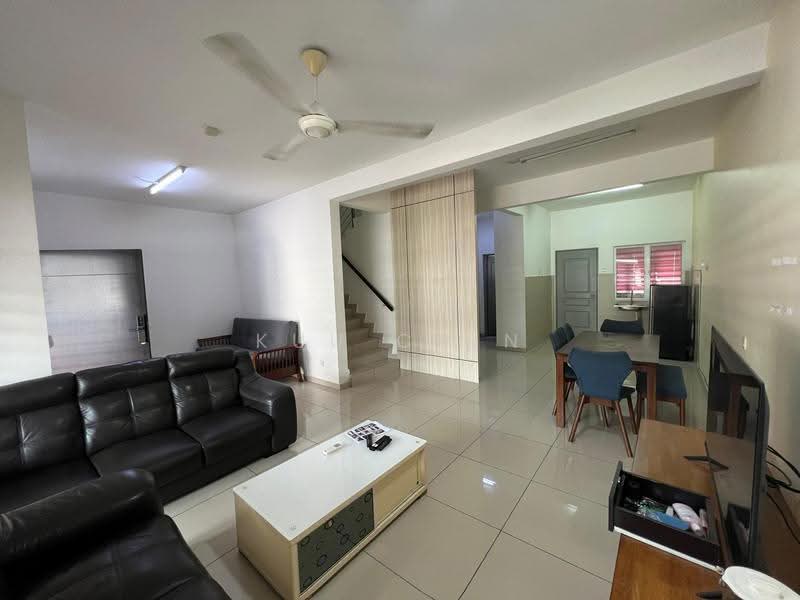 2-storey Terraced House for Sale in Taman Putri Kulai (Kulai) - Kuu Chin - Living Room - PropertyGuru.com.my