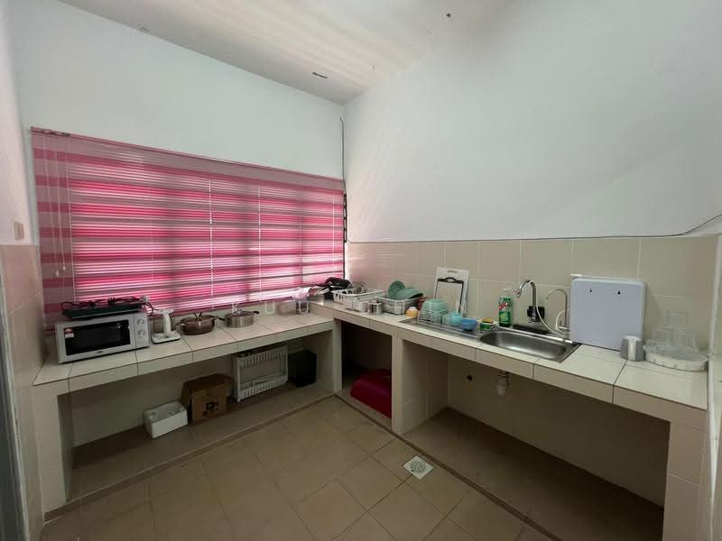 2-storey Terraced House for Sale in Taman Putri Kulai (Kulai) - Kuu Chin - Kitchen - PropertyGuru.com.my