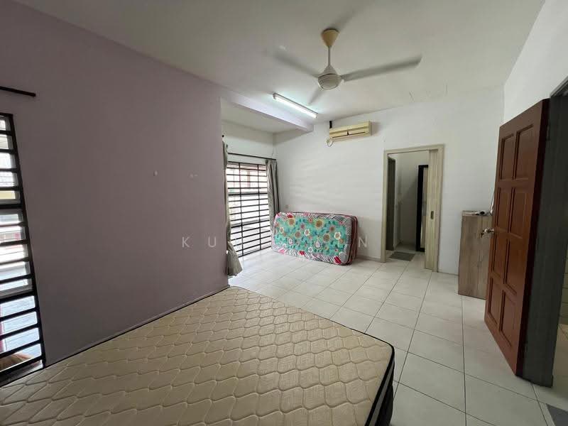 2-storey Terraced House for Sale in Taman Putri Kulai (Kulai) - Kuu Chin - Bedroom - PropertyGuru.com.my