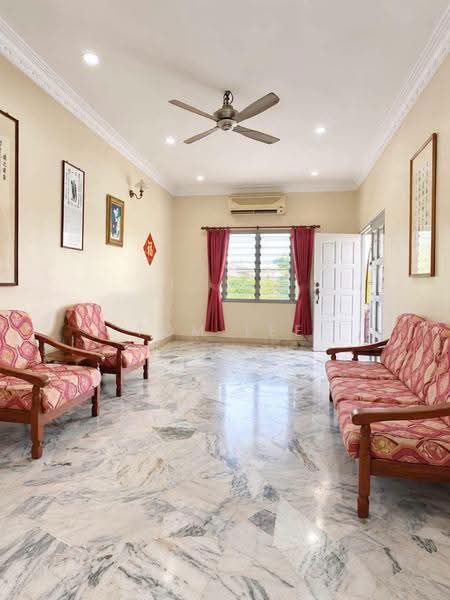 Rumah Berkembar untuk Dijual di Taman Eng Ann (Klang) - Tom Lee - Living Room - PropertyGuru.com.my