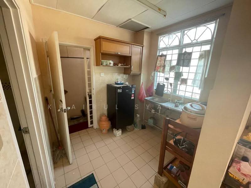Rumah Kluster untuk Dijual di Alam Suria (Puncak Alam) - Khairul Syafiq - Kitchen - PropertyGuru.com.my
