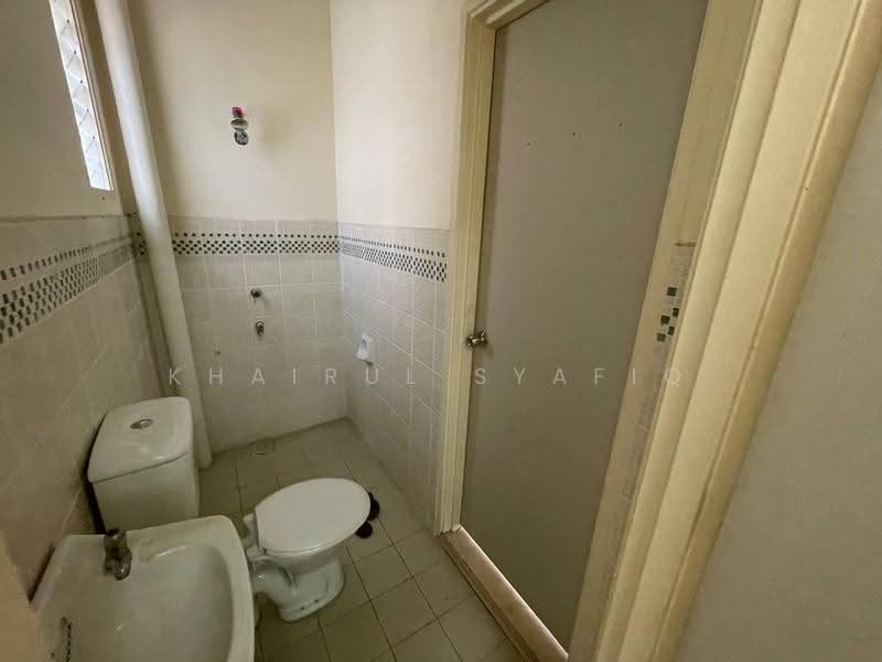 Rumah Kluster untuk Dijual di Alam Suria (Puncak Alam) - Khairul Syafiq - Bathroom - PropertyGuru.com.my