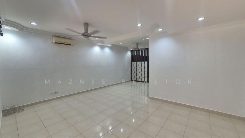 2.5-storey Terraced House for Rent in Taman Bukit Kajang Baru (Kajang) - Maznee Realtor - Living Room - PropertyGuru.com.my